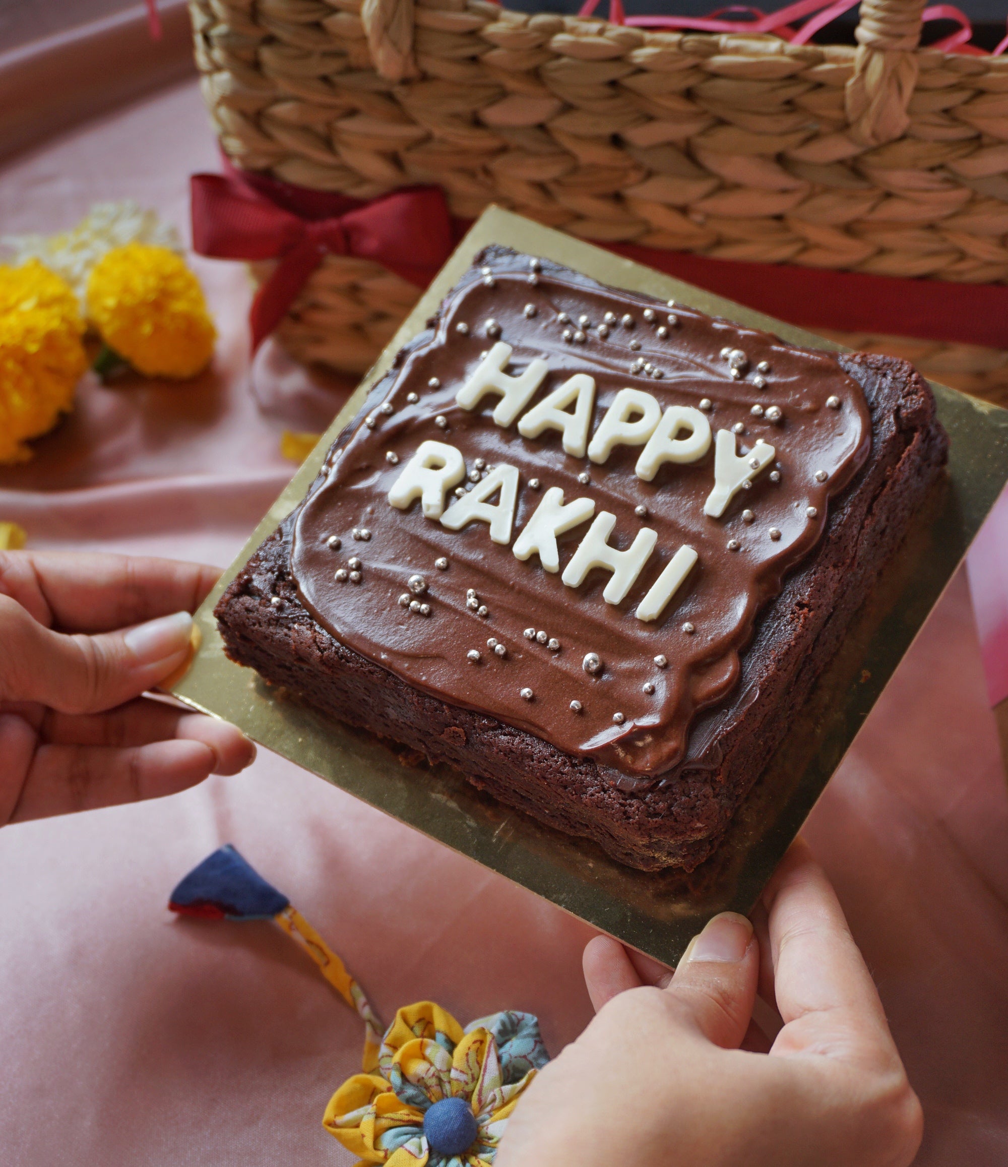 Send Delight Rakhi cake Online | Free Delivery | Gift Jaipur