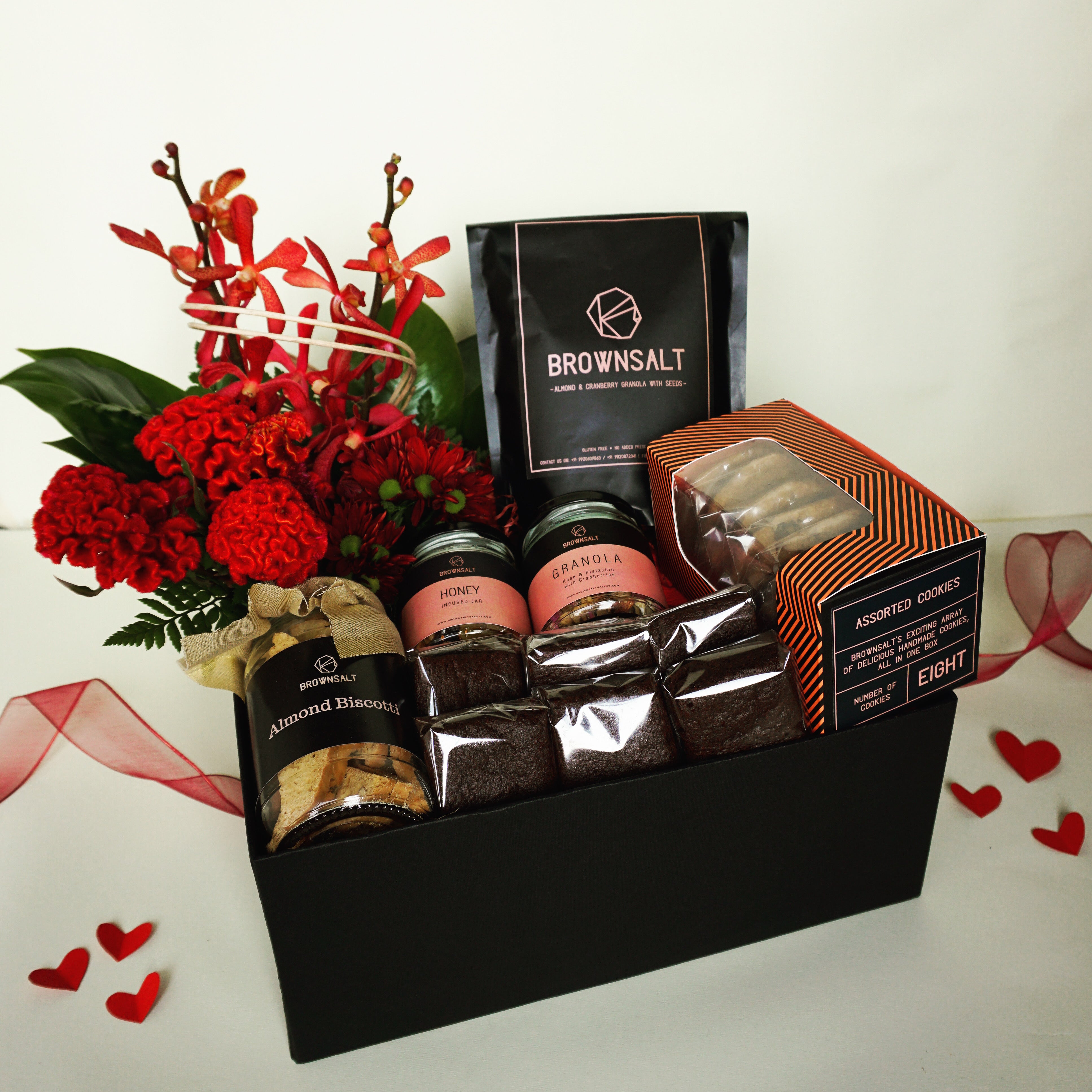 Feelings of Love Gift Hamper: Order Anniversary Flowers Online | Interflora  India