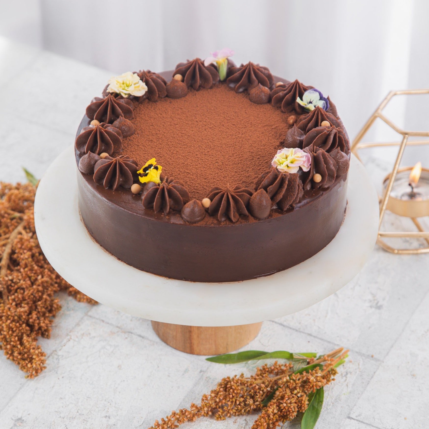 Order Half Kg designer Chocolate Cake Online | Kanpur Gifts
